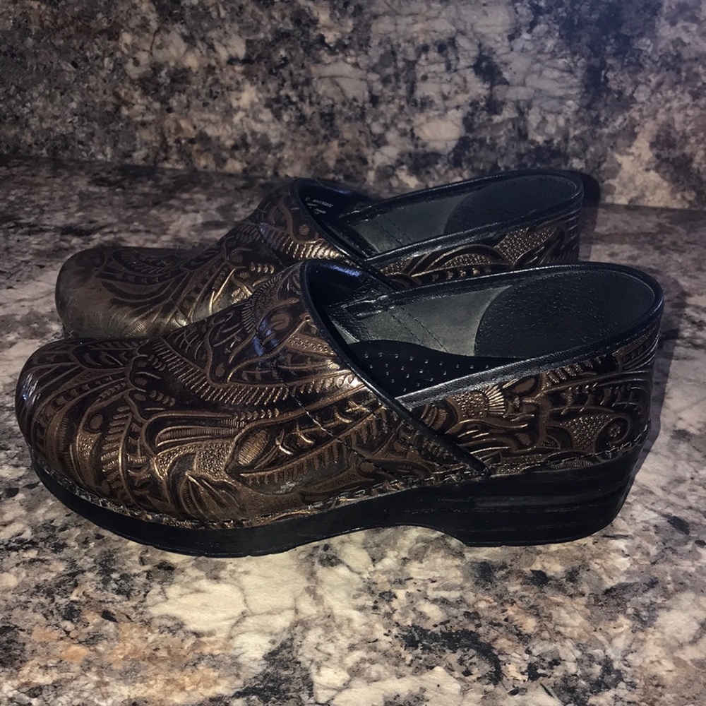 Dansko Clogs💕